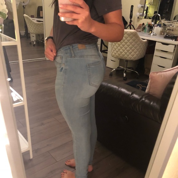 Light wash jeans - Picture 2 of 2